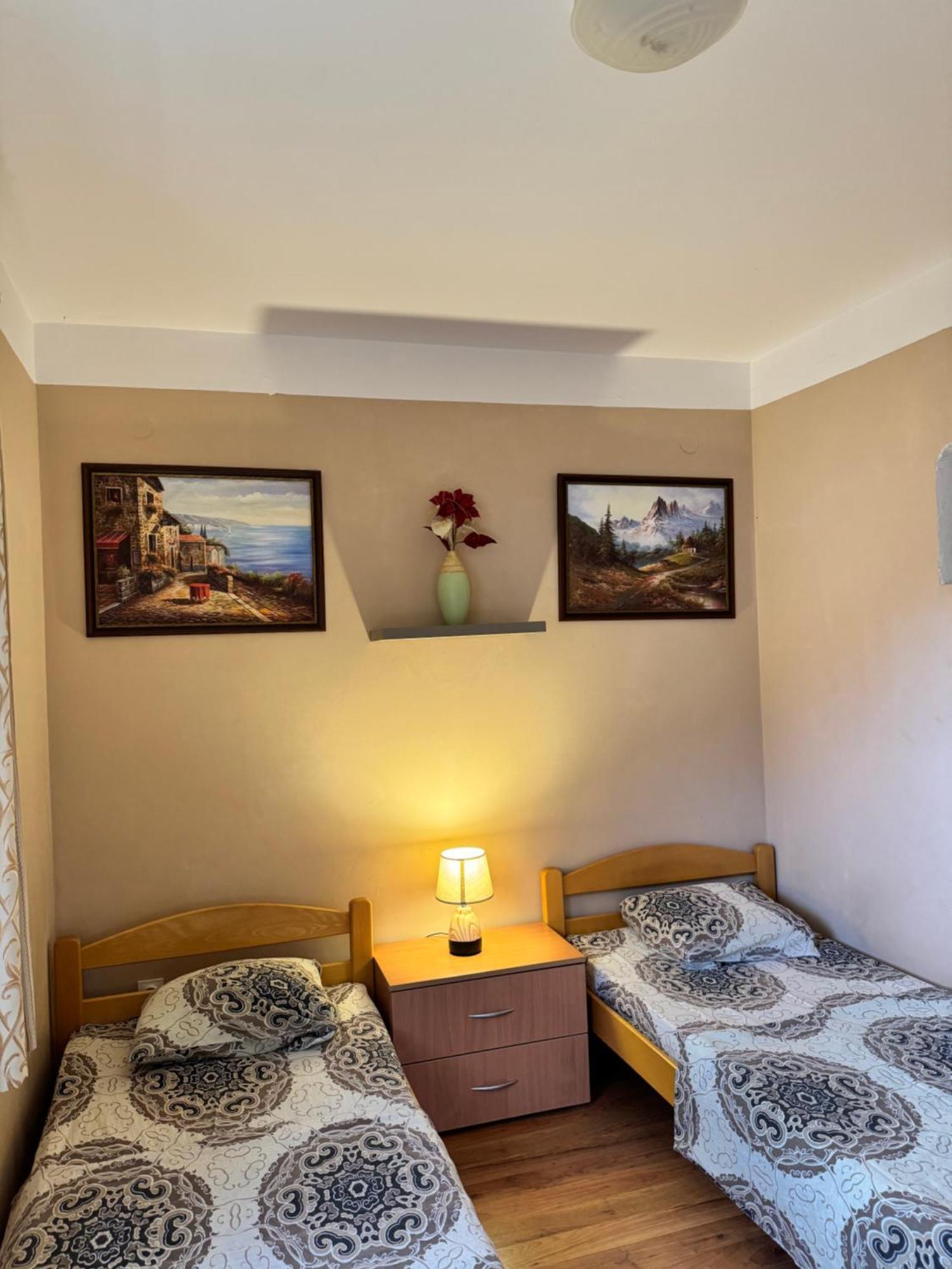 Carine Garden Apartment Risan Ruang foto