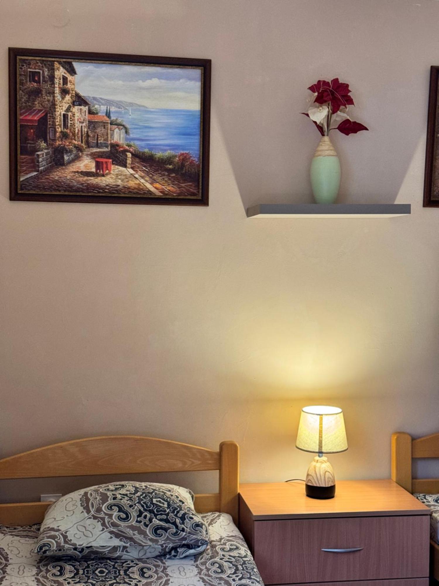 Carine Garden Apartment Risan Bagian luar foto