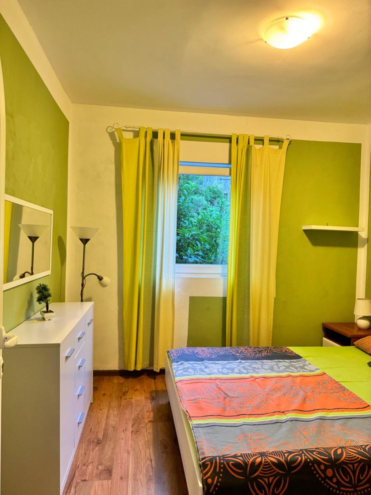 Carine Garden Apartment Risan Ruang foto