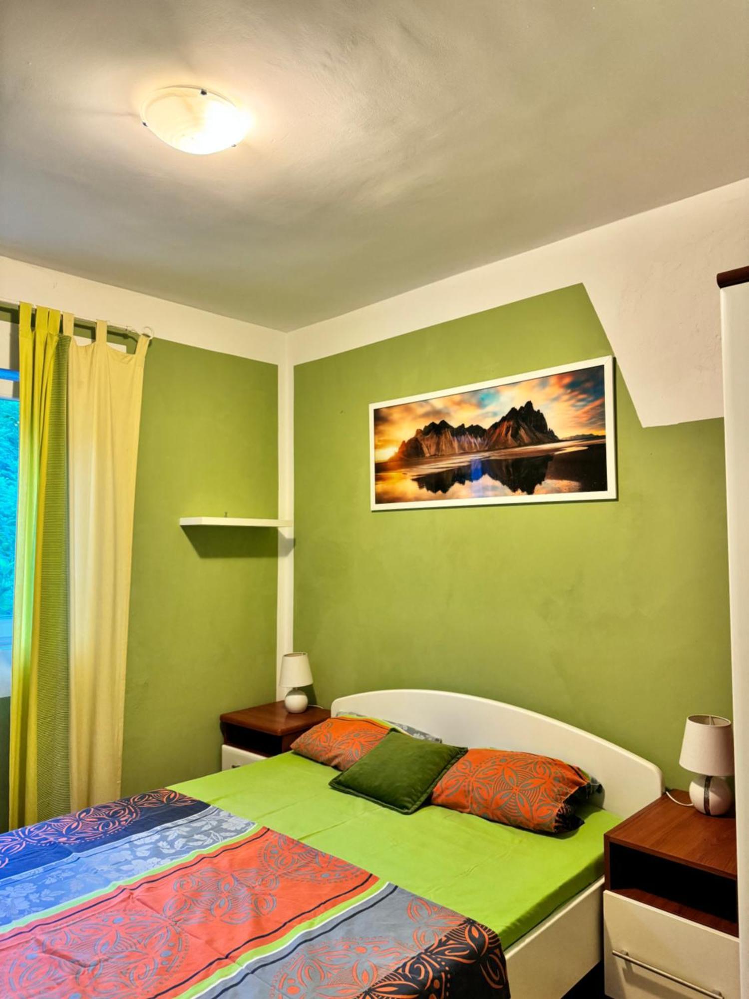 Carine Garden Apartment Risan Ruang foto