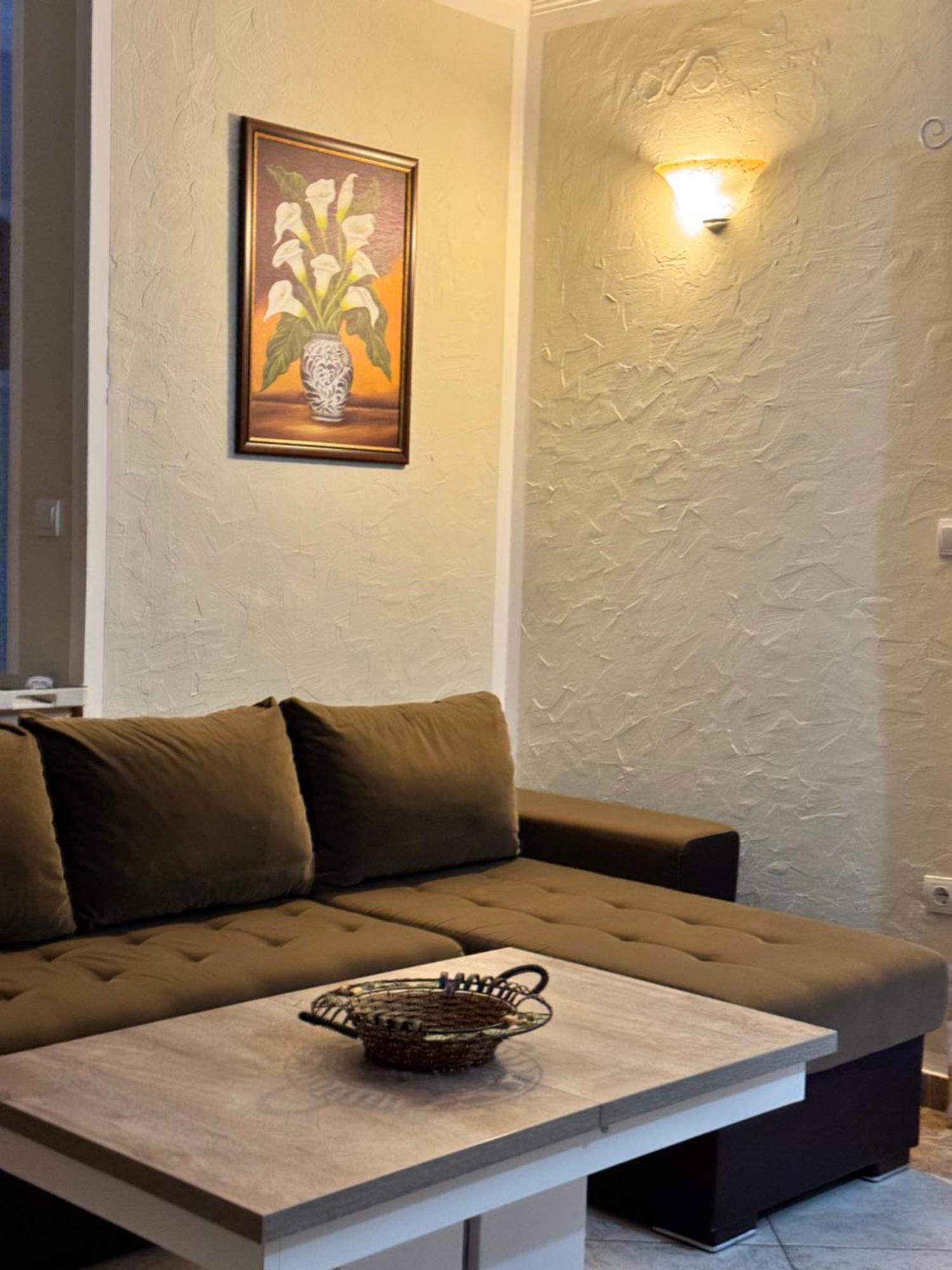 Carine Garden Apartment Risan Bagian luar foto